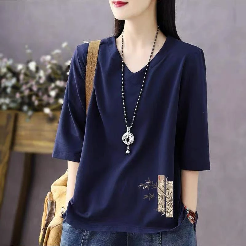 100%纯棉V领短袖t恤女夏七分袖大码200斤简约时尚字母印花打底衫