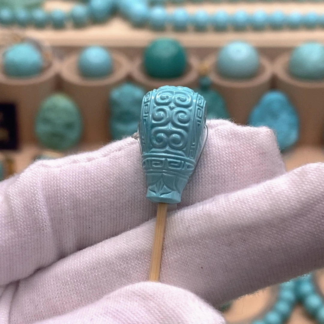 绿松石未镶嵌珠宝奇石