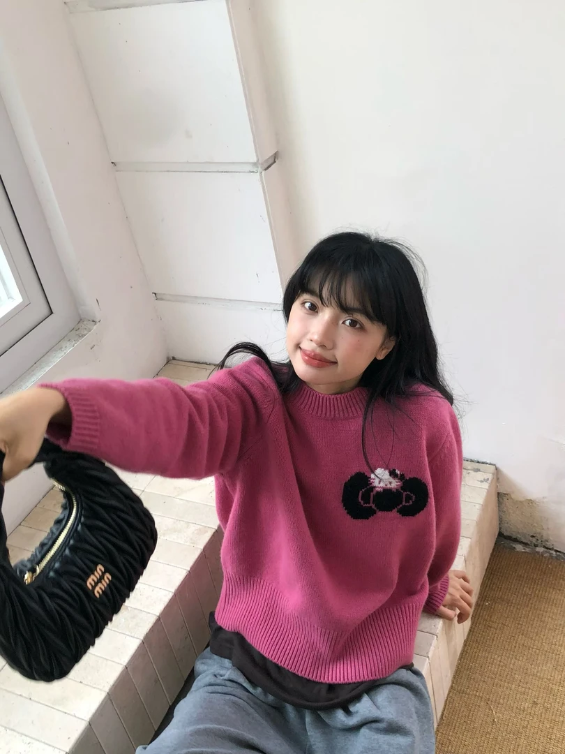 韩系可爱KT圆领套头羊毛衫