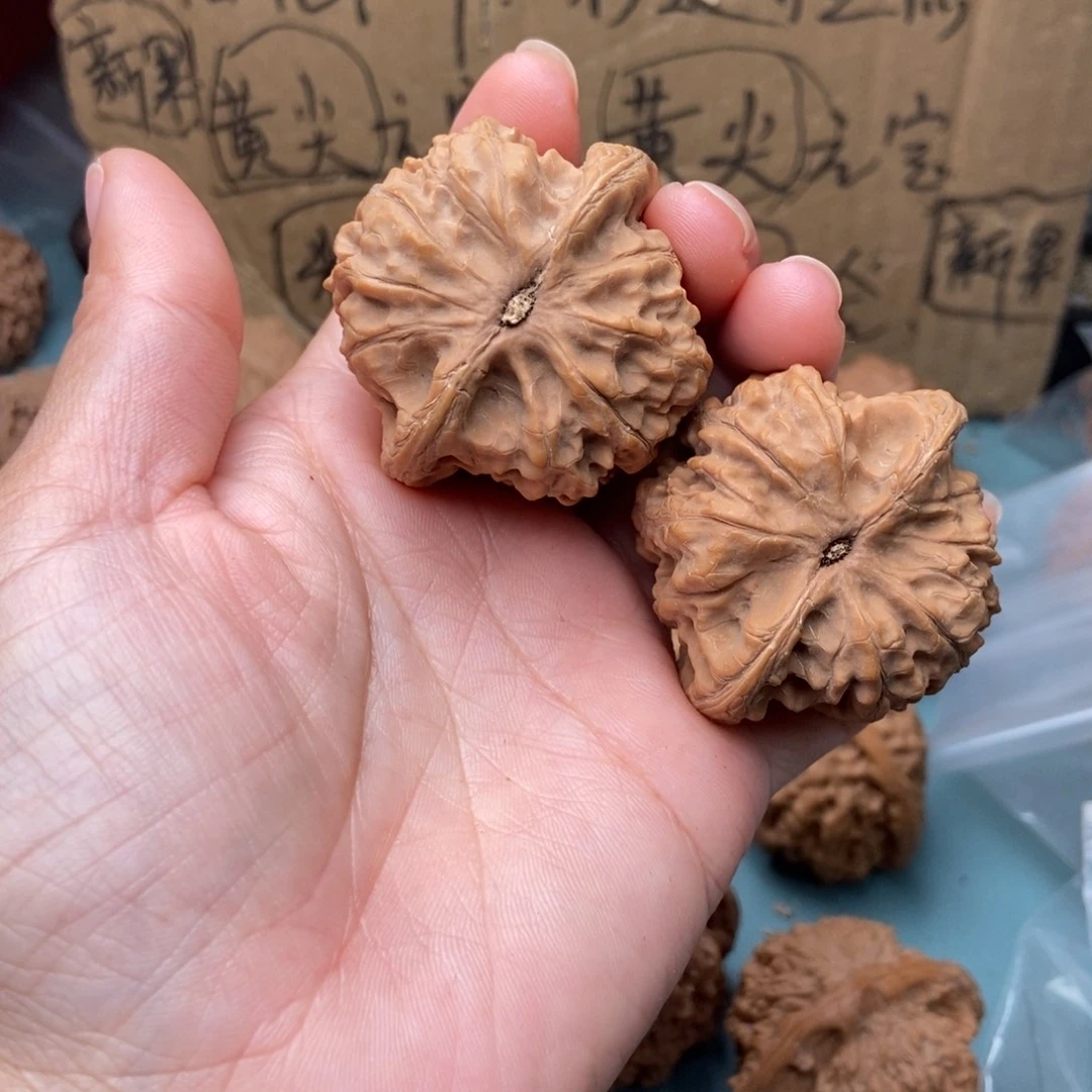 用***5文玩核桃吊坠靠山王22