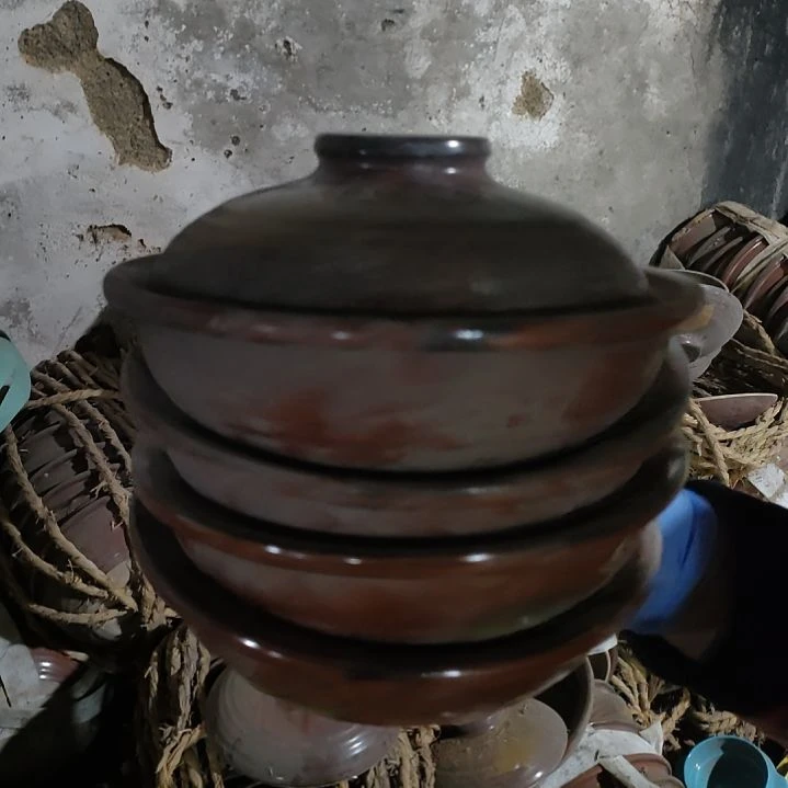 摆件盘子碗茶壶啥都有