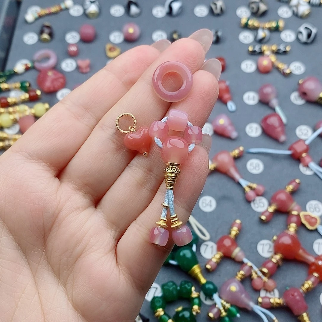 妞***妞未镶嵌饰品玛瑙/玉髓