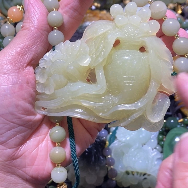 蛇纹石玉岫玉吊坠未镶嵌