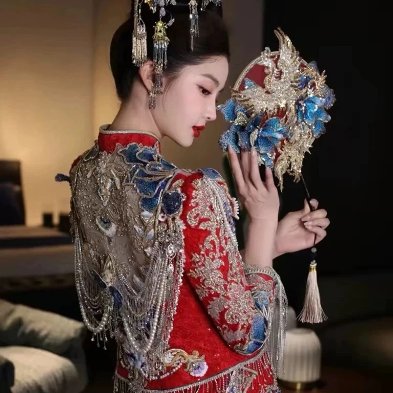 s14红蓝色手工款刺绣团扇子新娘秀禾配饰婚礼