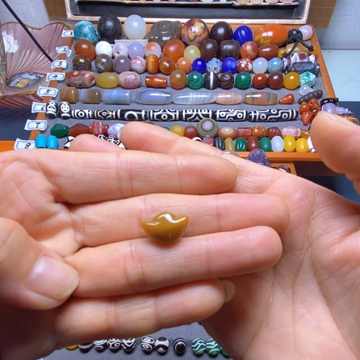 小***哥玛瑙/玉髓未镶嵌颈饰