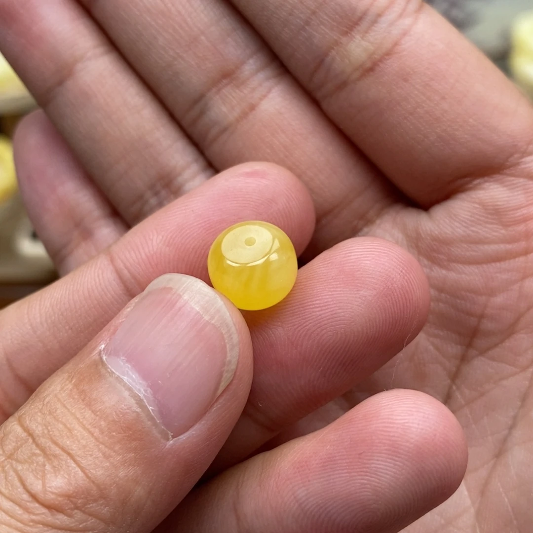 涅***槃琥珀未镶嵌珠宝奇石