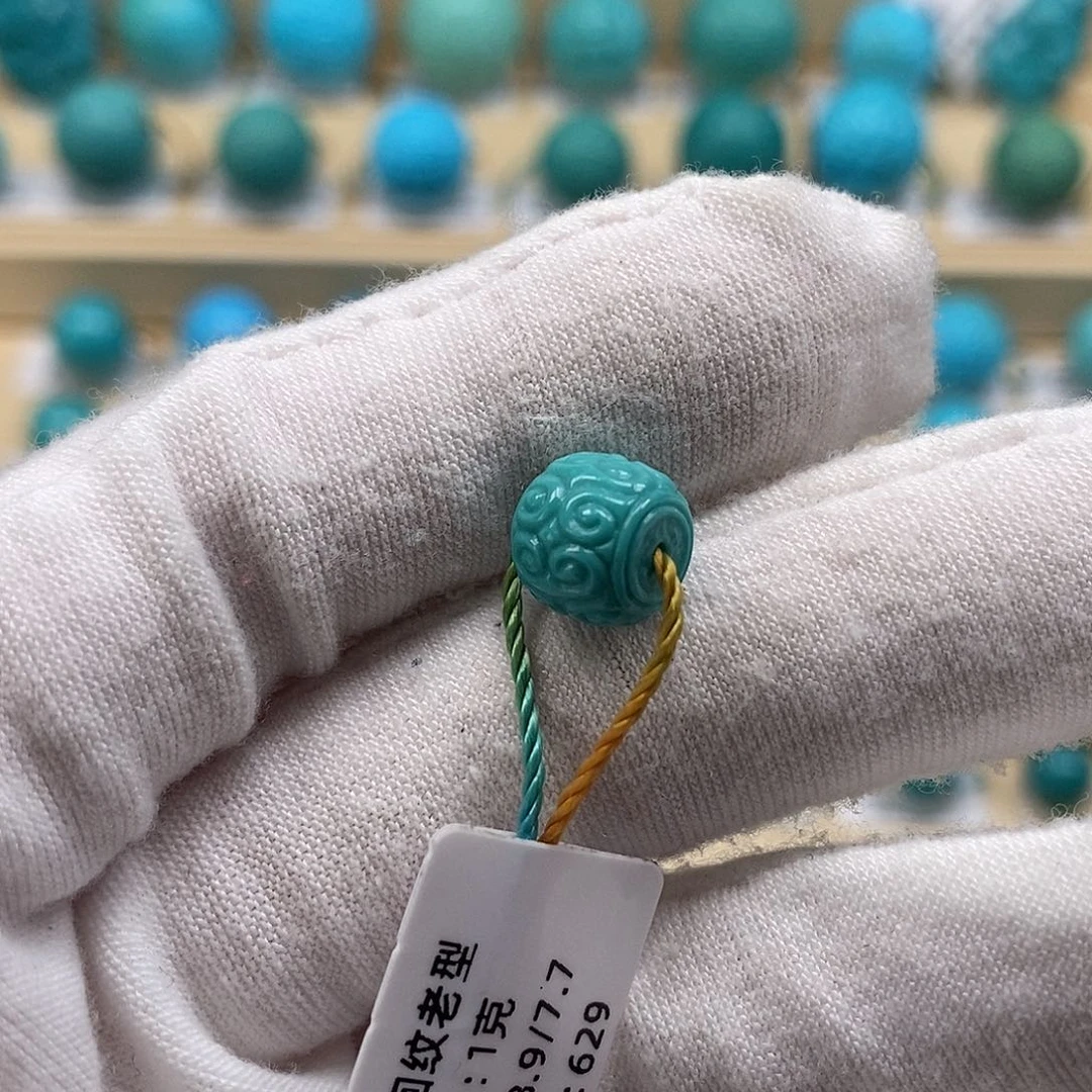 绿松石未镶嵌颈饰