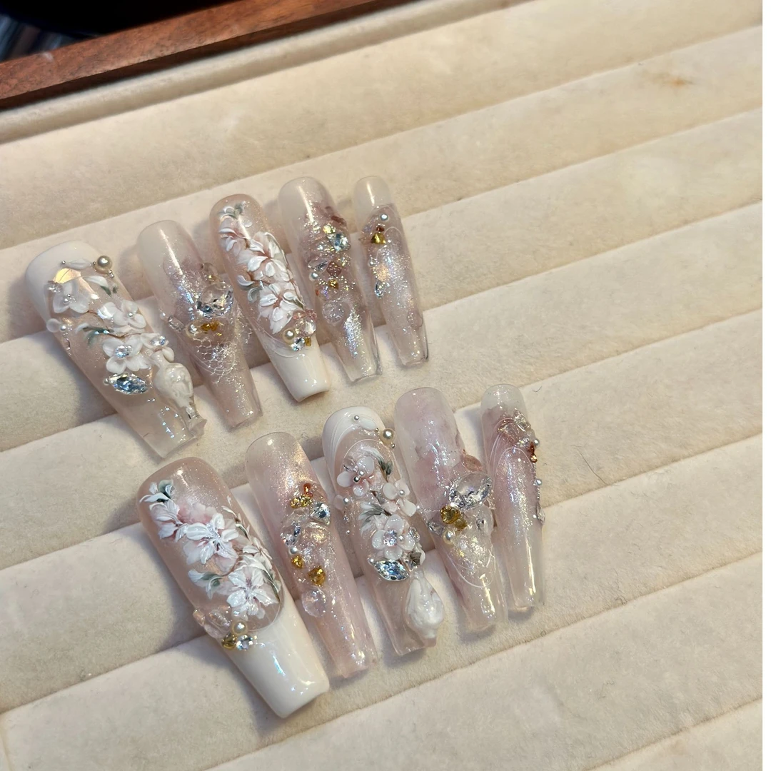 白菜家梨花白手工穿戴甲