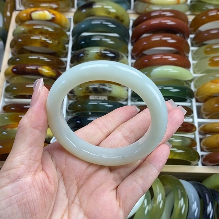 蛇纹石玉未镶嵌手镯56