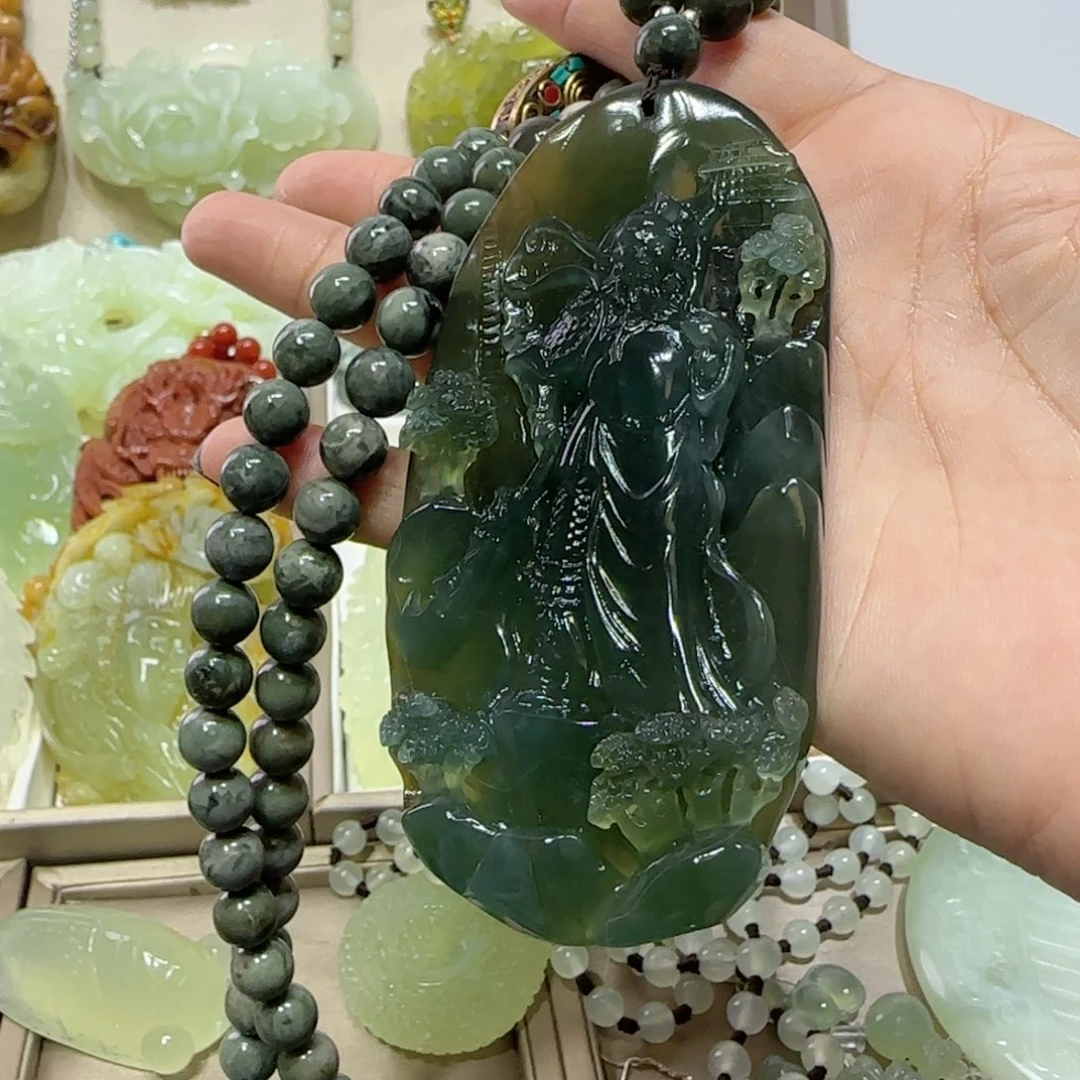 未镶嵌蛇纹石玉吊坠