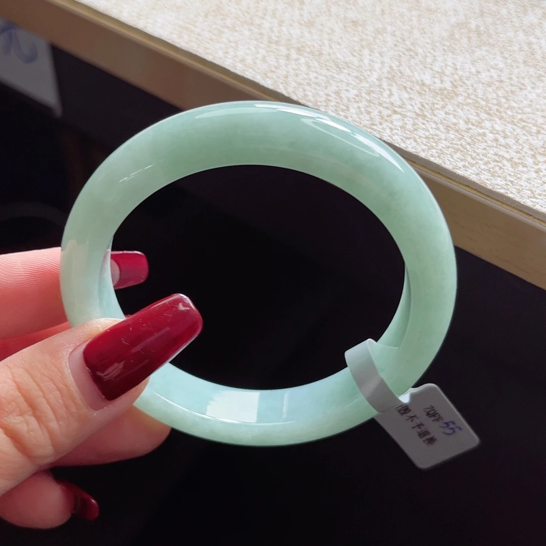 翡翠手镯未镶嵌手镯