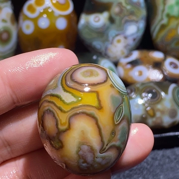 玛瑙/玉髓未镶嵌珠宝半成品37