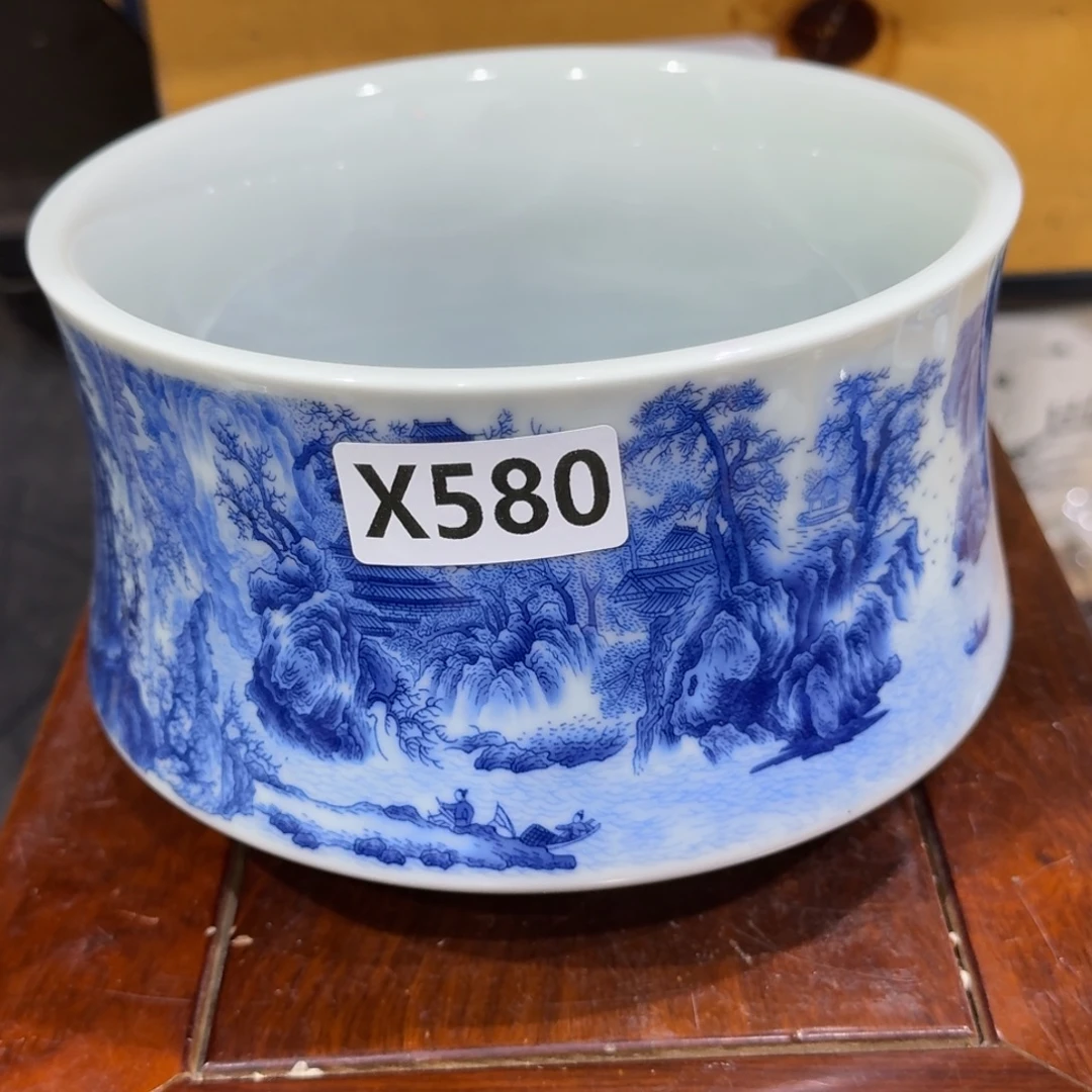 微瑕疵介意勿拍陶瓷器皿E431底部干裂瑕疵介意勿拍