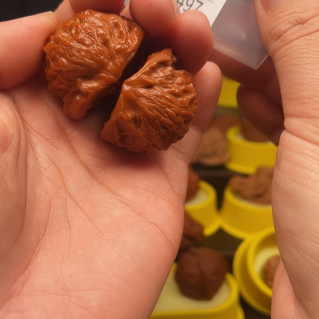 王***.文玩核桃吊坠聚宝盆