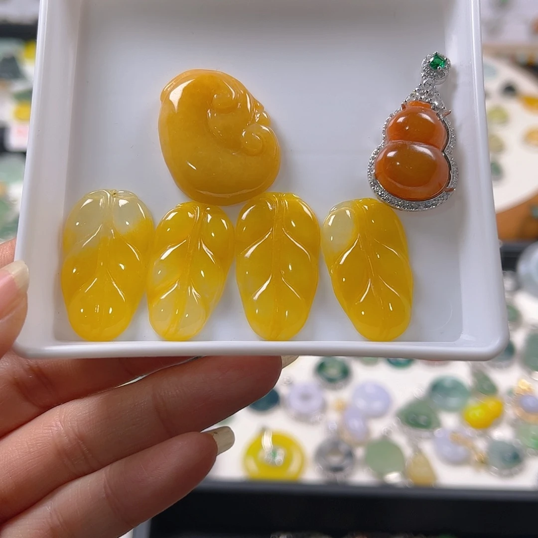 【闪购商品】翡翠颈饰未镶嵌小**姐吊坠