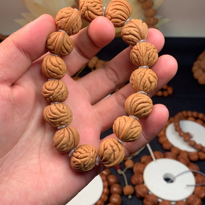 手串桃核祥云纹弹力绳