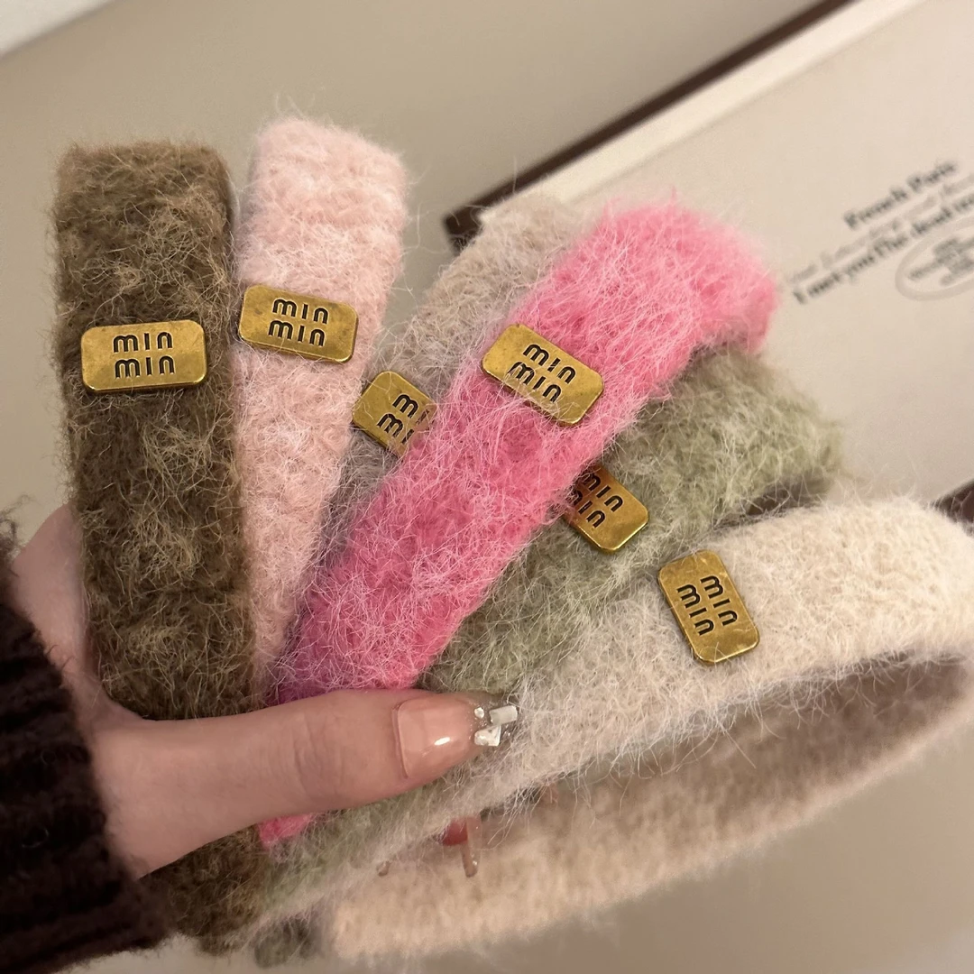 金属字母秋冬颅顶慵懒名媛感头箍复古毛绒秋冬级发箍女生