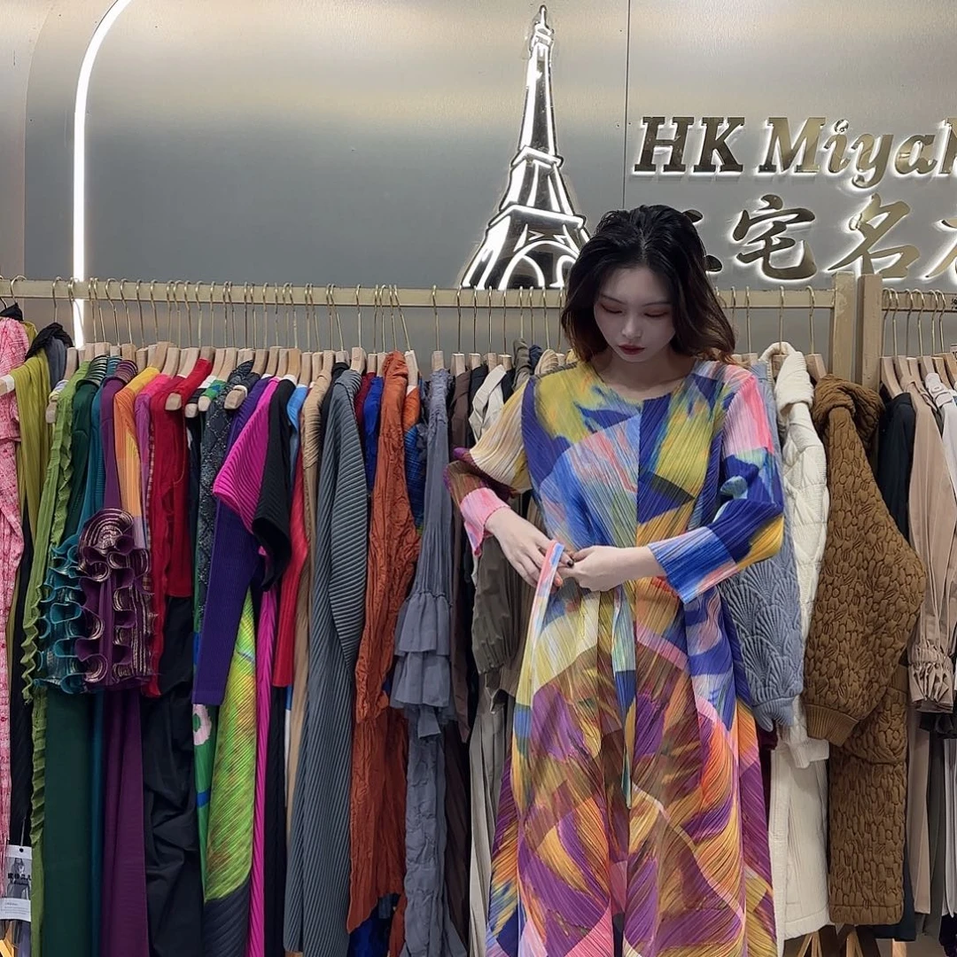 套头款油画连衣裙