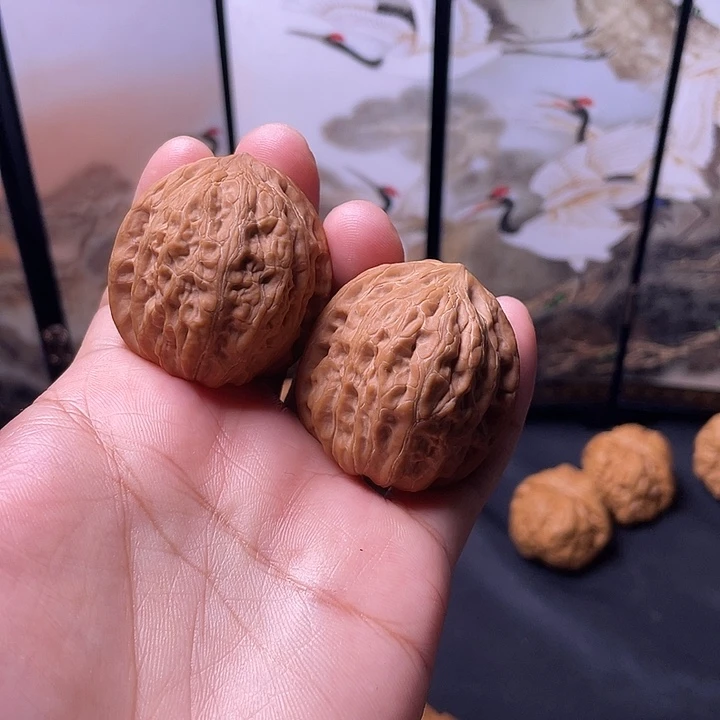 核桃36尺铁锤。