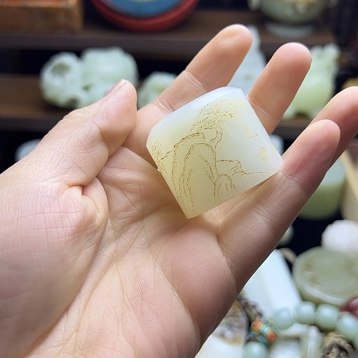 牡***乡和田玉未镶嵌戒指