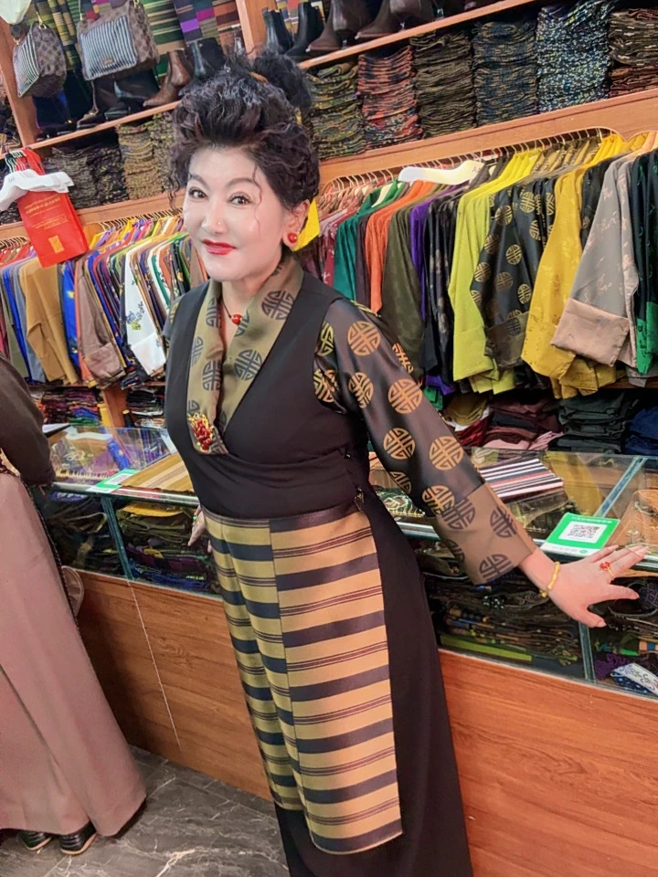 高级章嘎军绿色衬衫和帮典一套（不带卓典）
