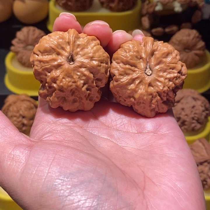 温***人把件文玩核桃文玩核桃一帆风顺