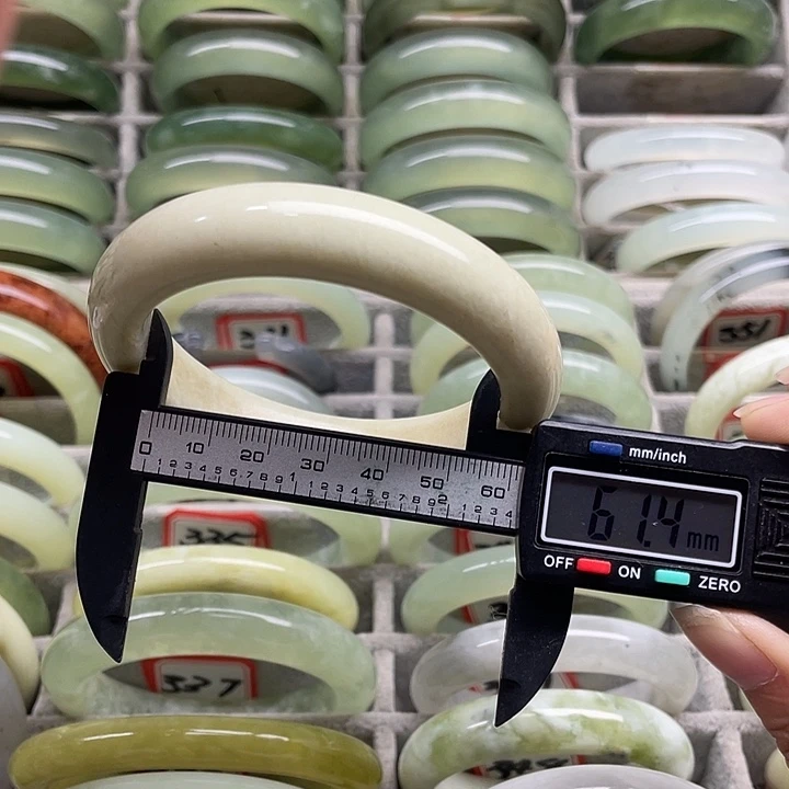 未镶嵌蛇纹石玉手镯333