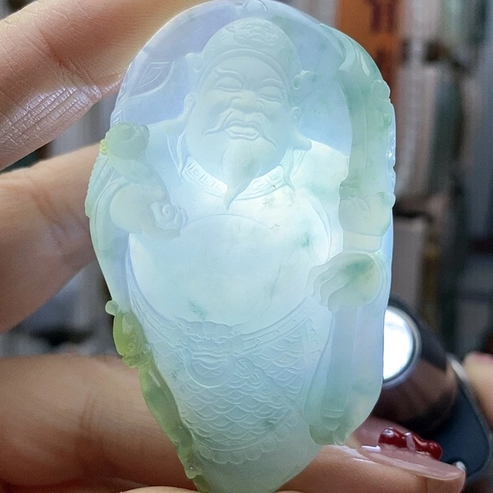 翡翠颈饰未镶嵌每天