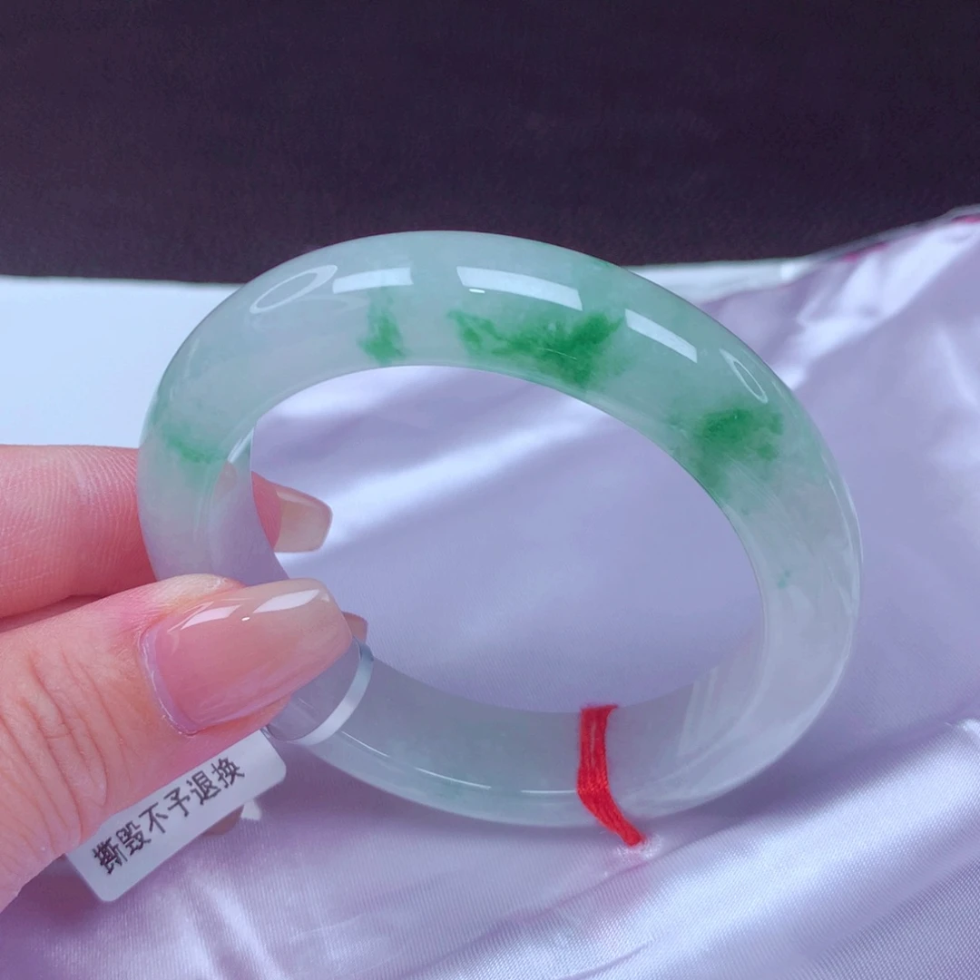 翡翠手镯未镶嵌手镯