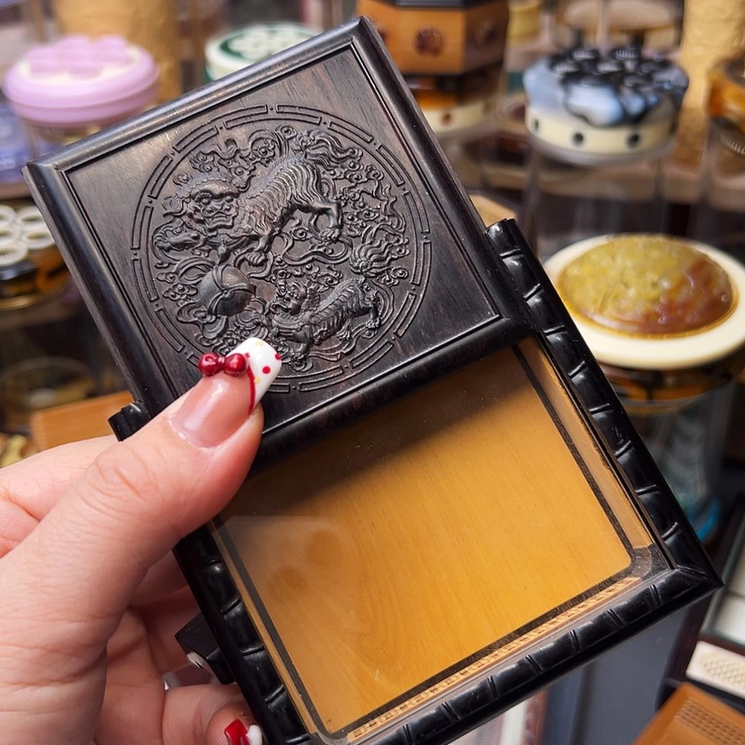 张胜林收藏款黄岭盒不带虫