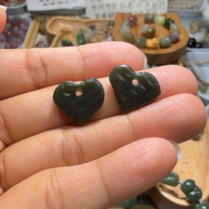 和田玉未镶嵌珠宝半成品