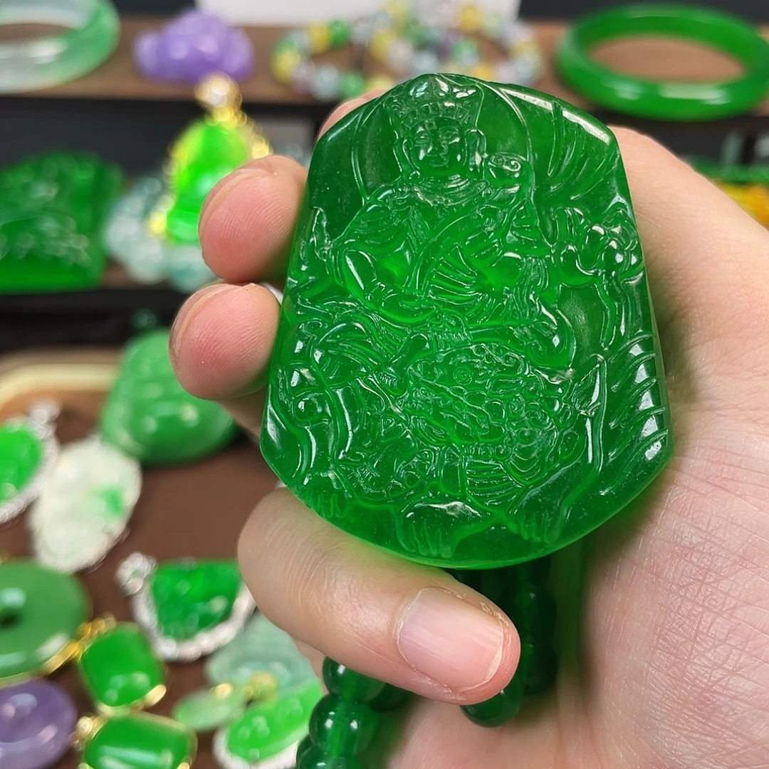 鹏***哥颈饰未镶嵌翡翠吊坠