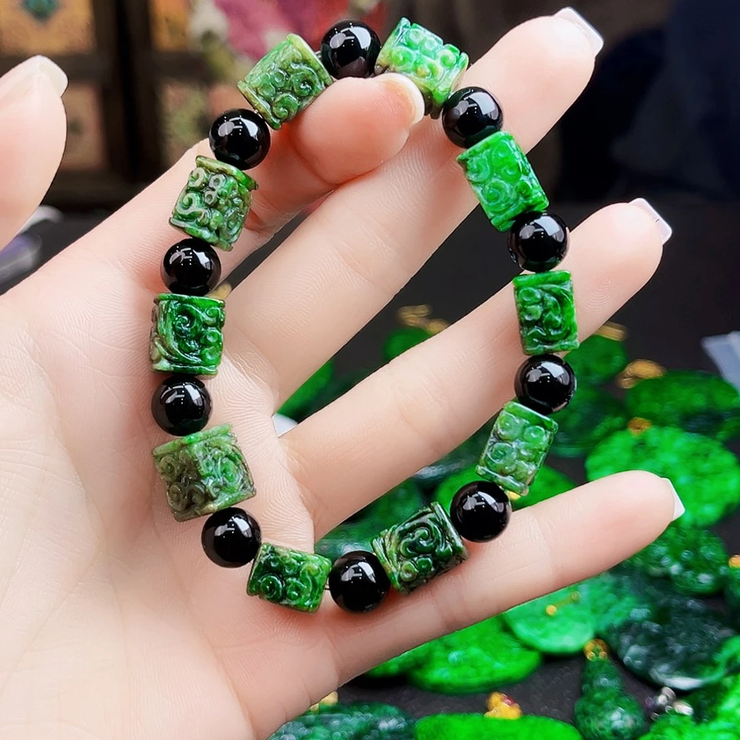 颈饰未镶嵌翡翠多样性