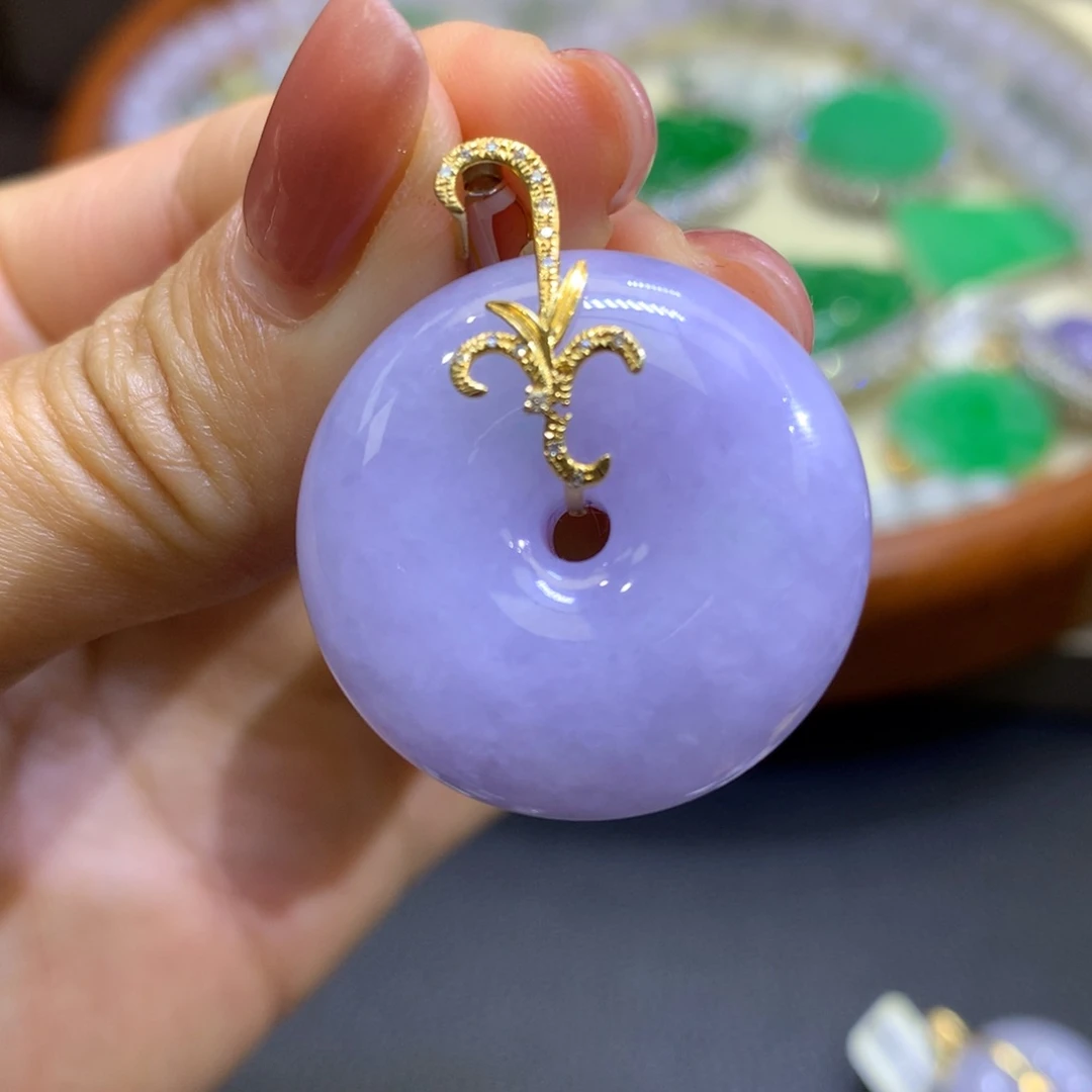 翡翠18K金镶嵌颈饰翡翠吊坠