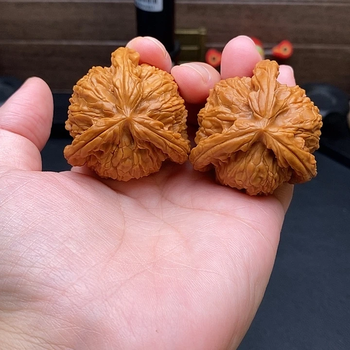 杨***烨把件文玩核桃白奔