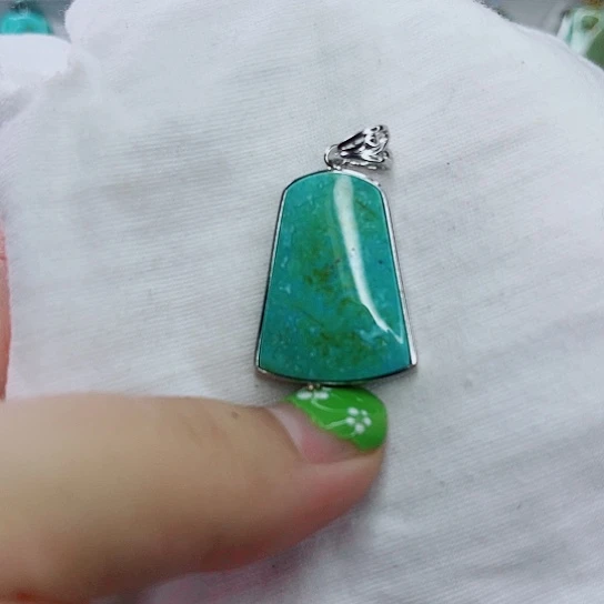 未镶嵌绿松石珠宝奇石