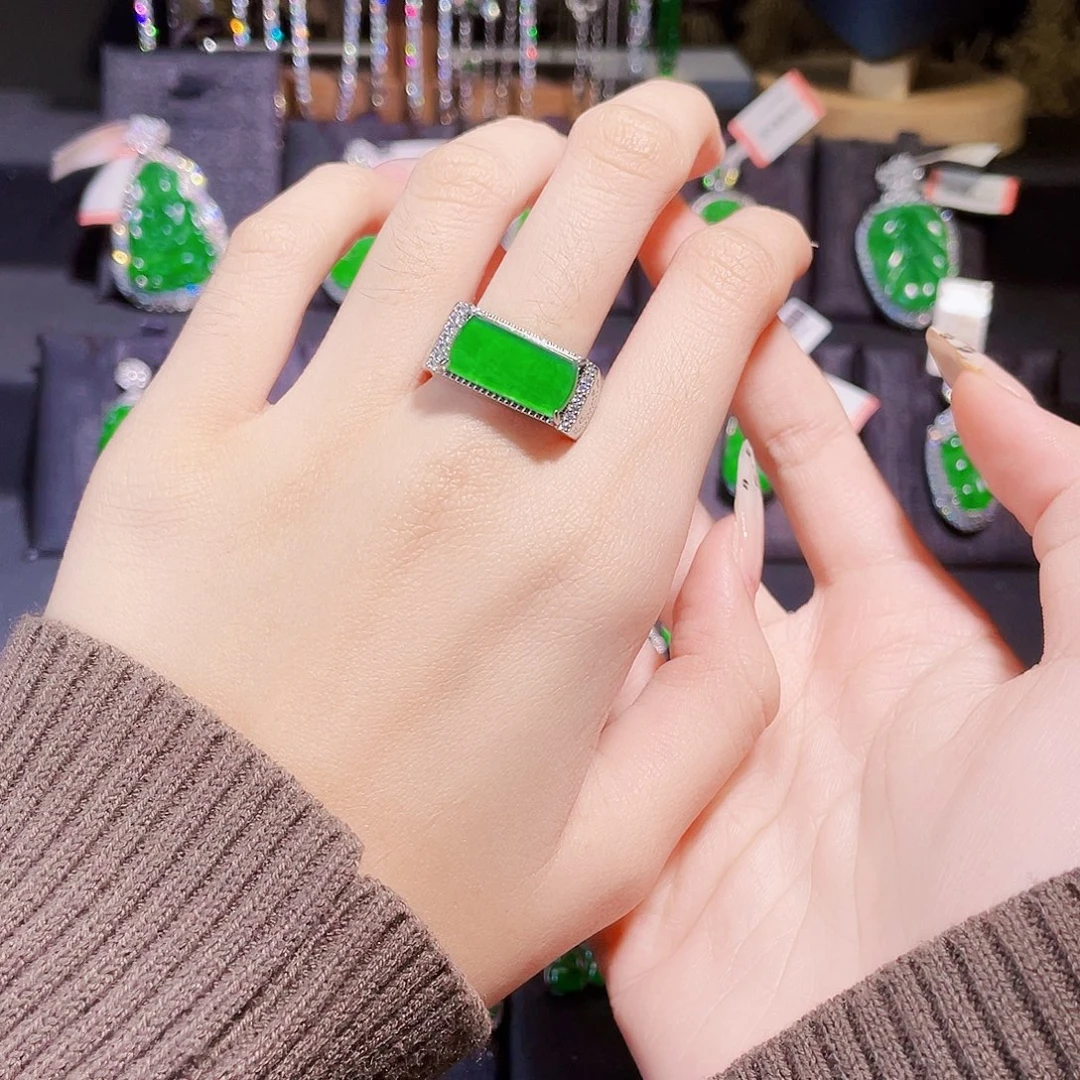 翡翠银S925镶嵌戒指马鞍