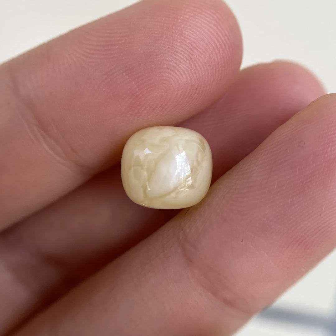 蜜蜡老型飘花配饰10.3×9.2mm,无优化保天然无杂裂