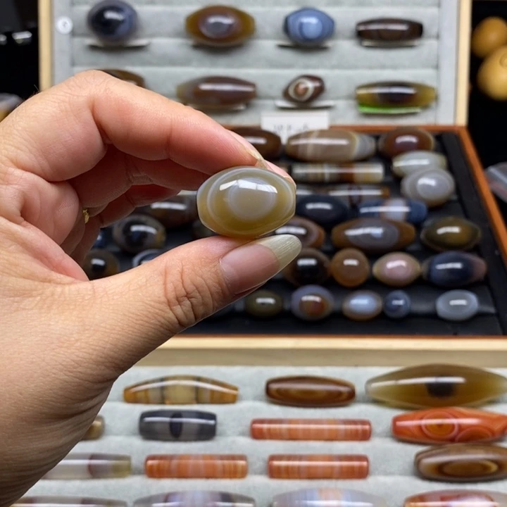 未镶嵌玛瑙/玉髓珠宝奇石