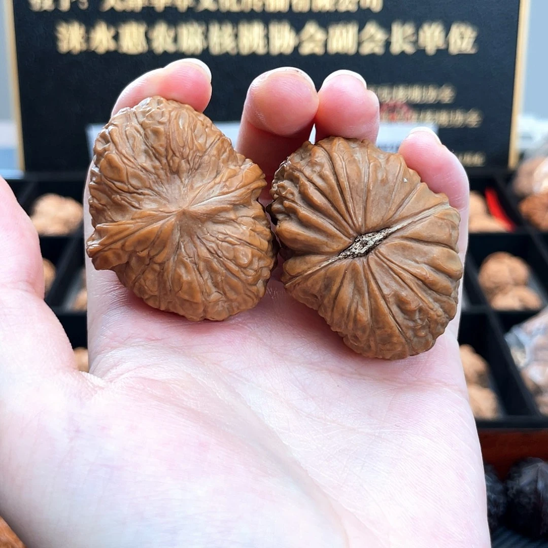 把件文玩核桃饕*腰子南瓜墩异形全品红皮38边