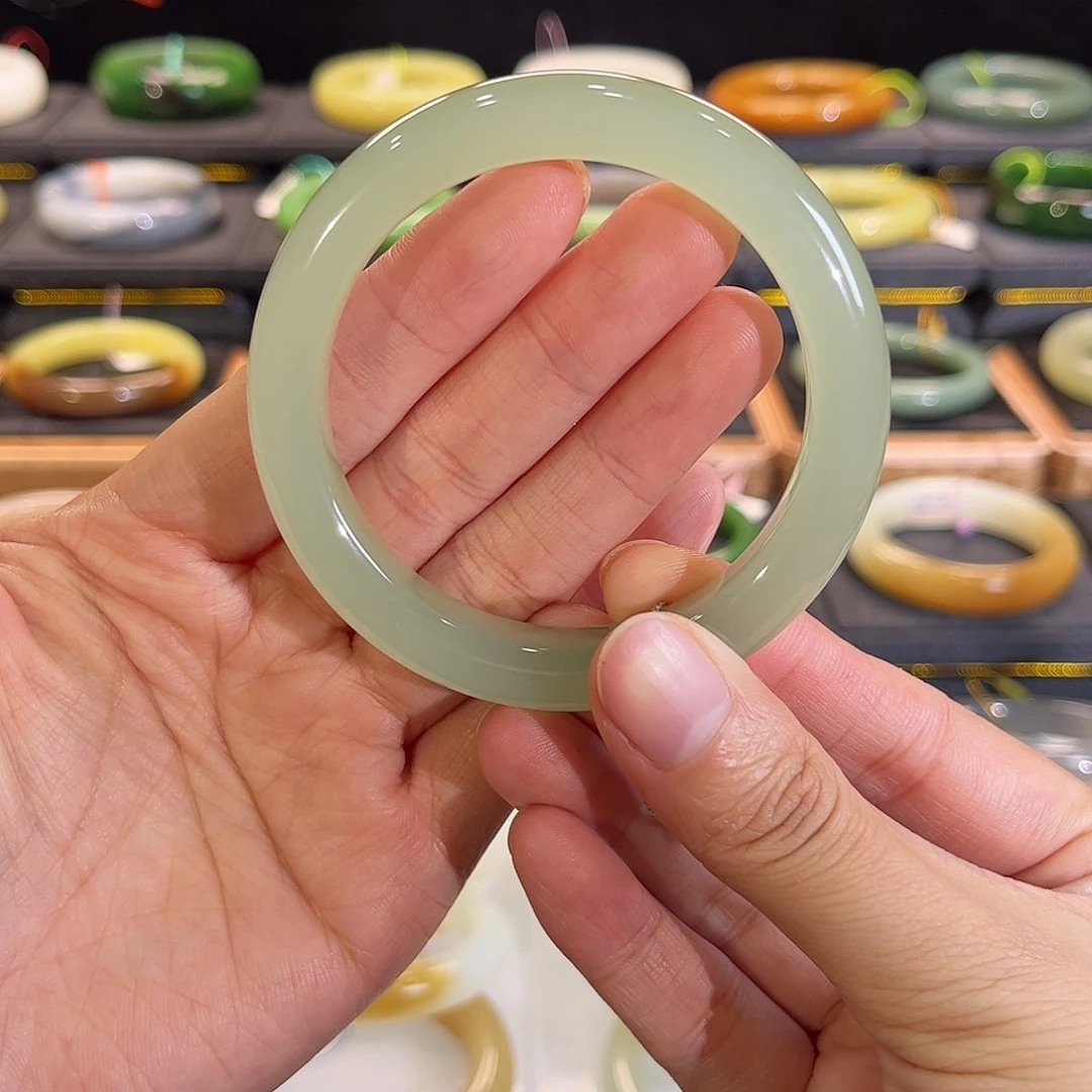 和田玉未镶嵌手镯高冰晴