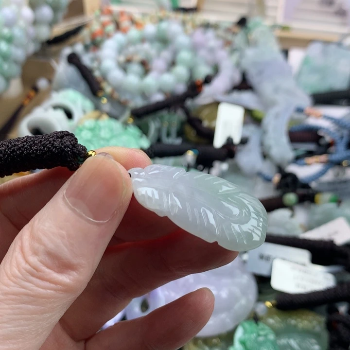 翡翠未镶嵌颈饰吊坠