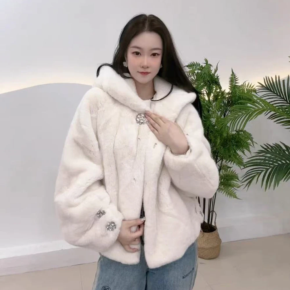 冬季轻奢时尚重工水钻连帽显瘦外套气质宽松短款百搭K24411