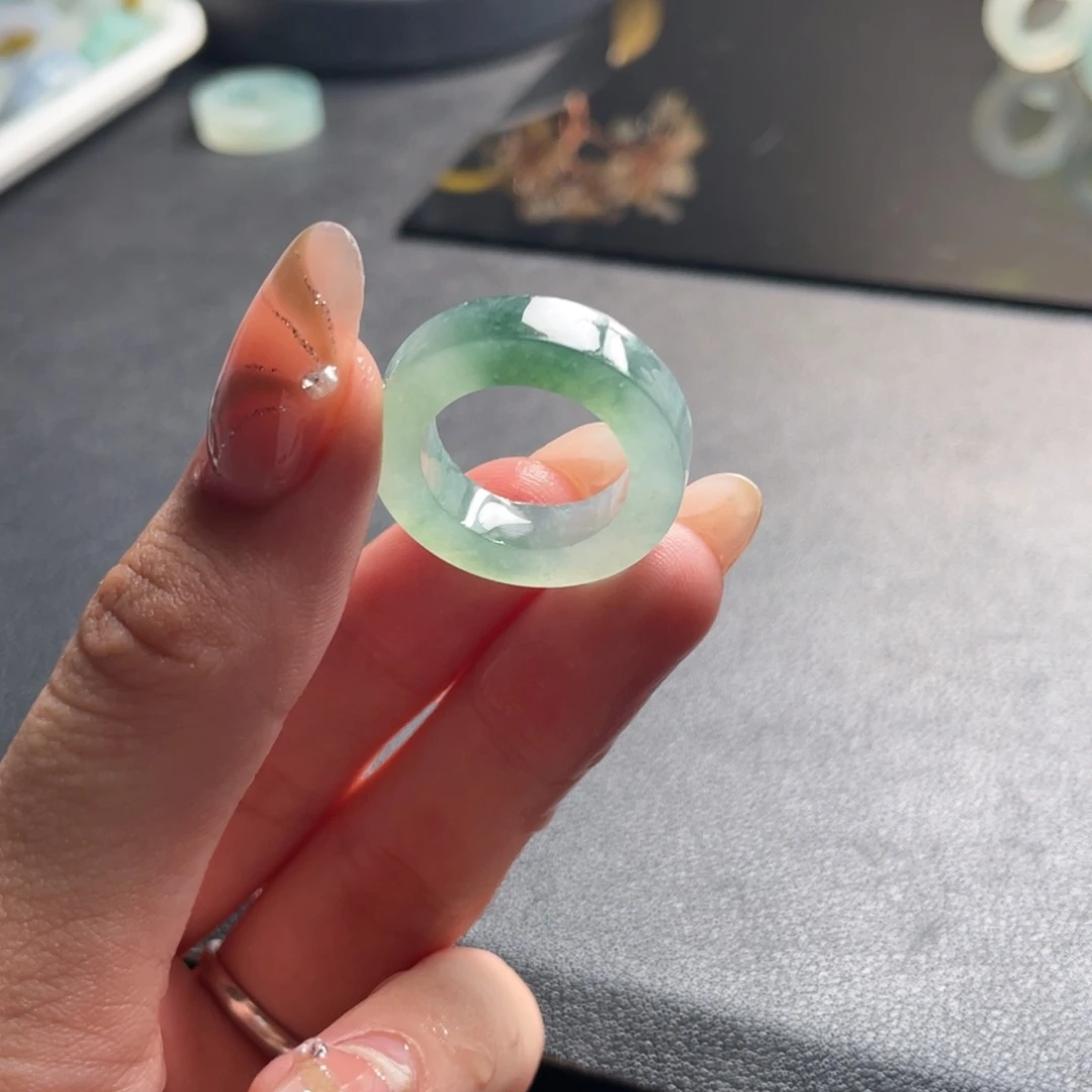 未镶嵌定制翡翠冰绿