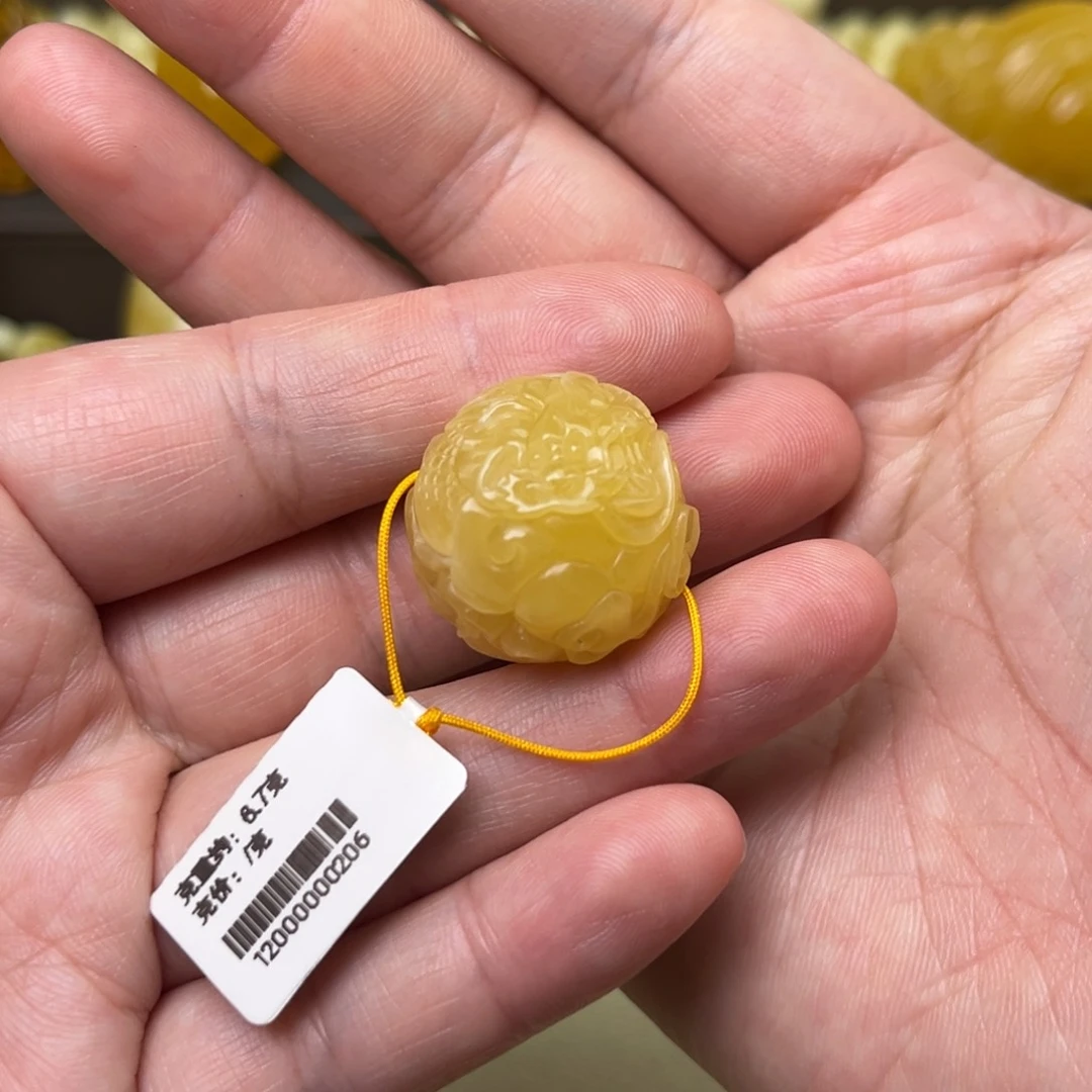 蜜蜡颈饰未镶嵌吃*23雕刻龙珠