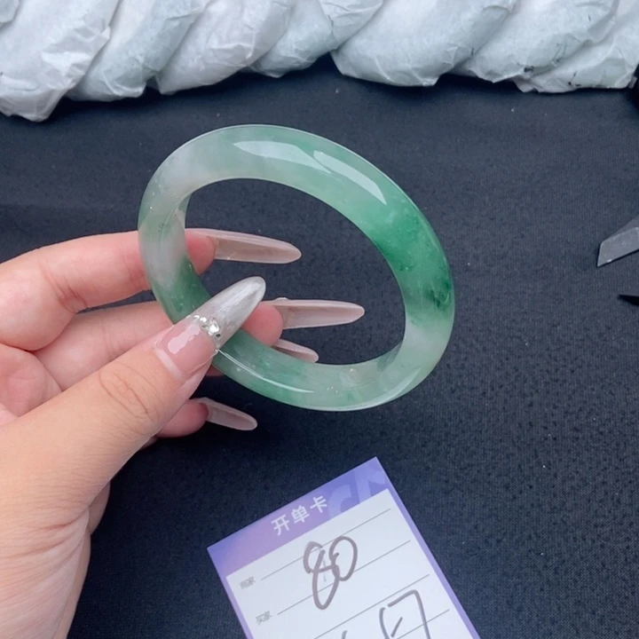 石英质玉（非洲翠）手镯未镶嵌80