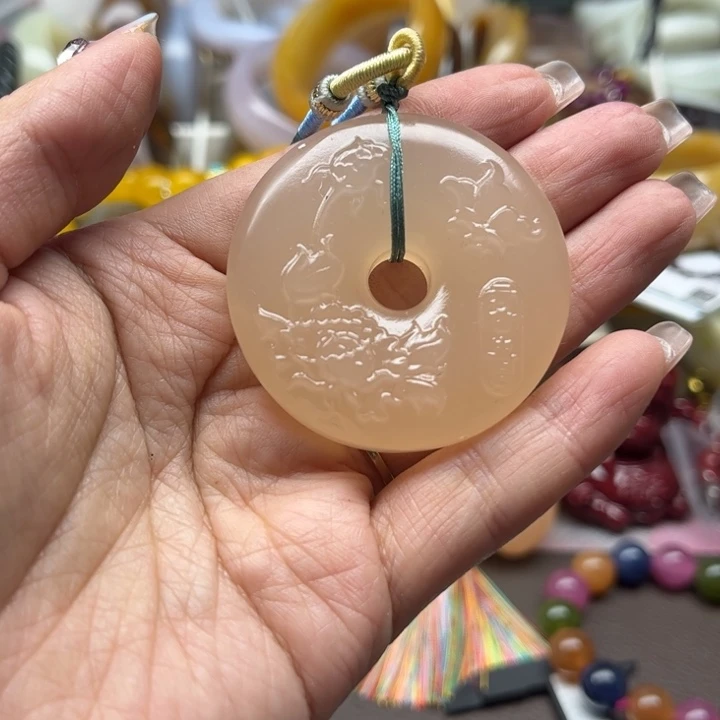 石英质玉颈饰未镶嵌