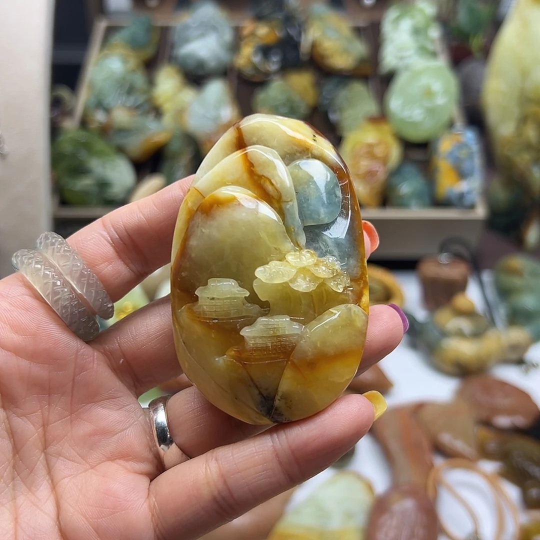 岫玉未镶嵌颈饰花玉原皮山水手玩