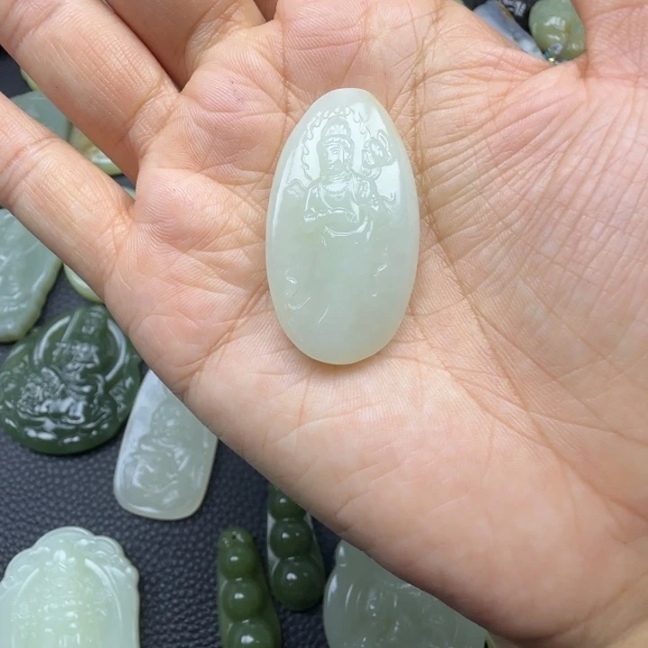 和田玉未镶嵌颈饰