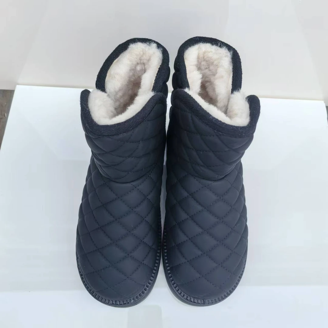 冬季女式厚羊毛皮面橡塑底雪地棉保暖透气防雨防水时尚休闲百搭